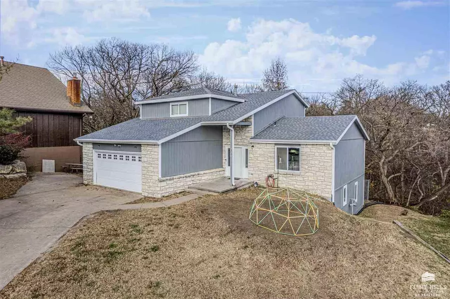 720 Sunshine CT, Junction City, KS 66441