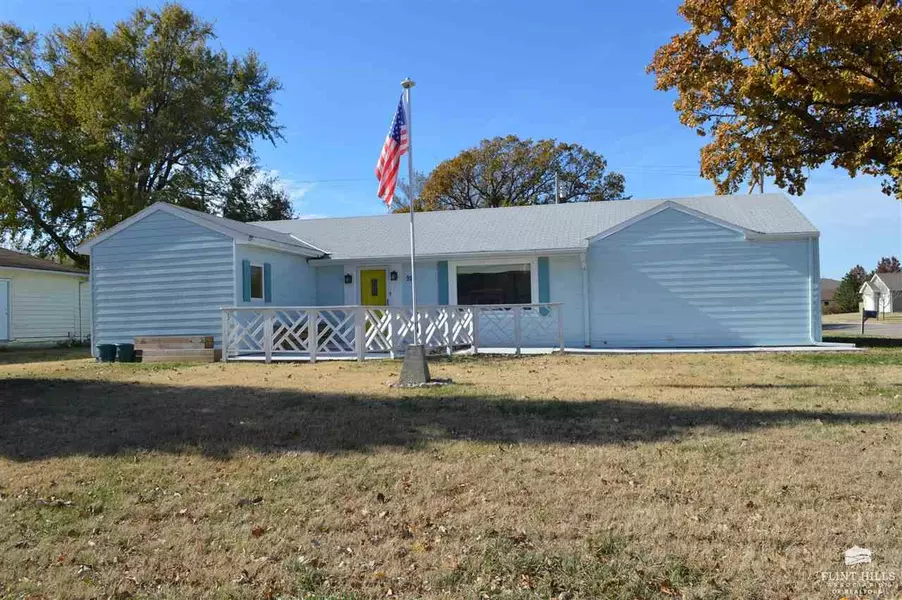 921 N D ST, Herington, KS 67449