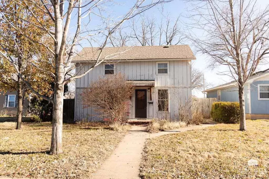 302 Pine ST, Wamego, KS 66547