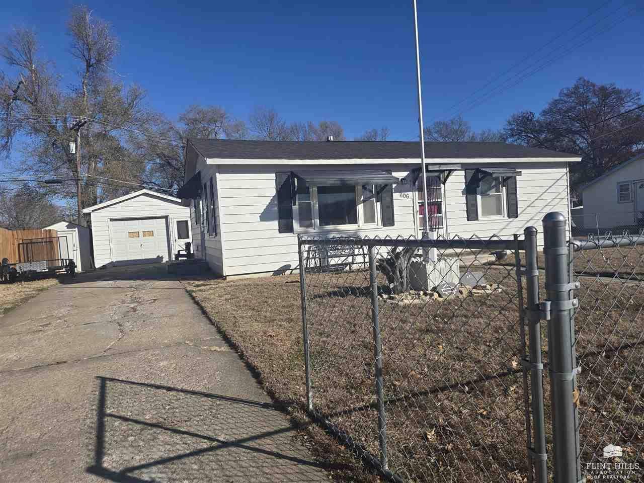 Junction City, KS 66441,1106 W 17th ST