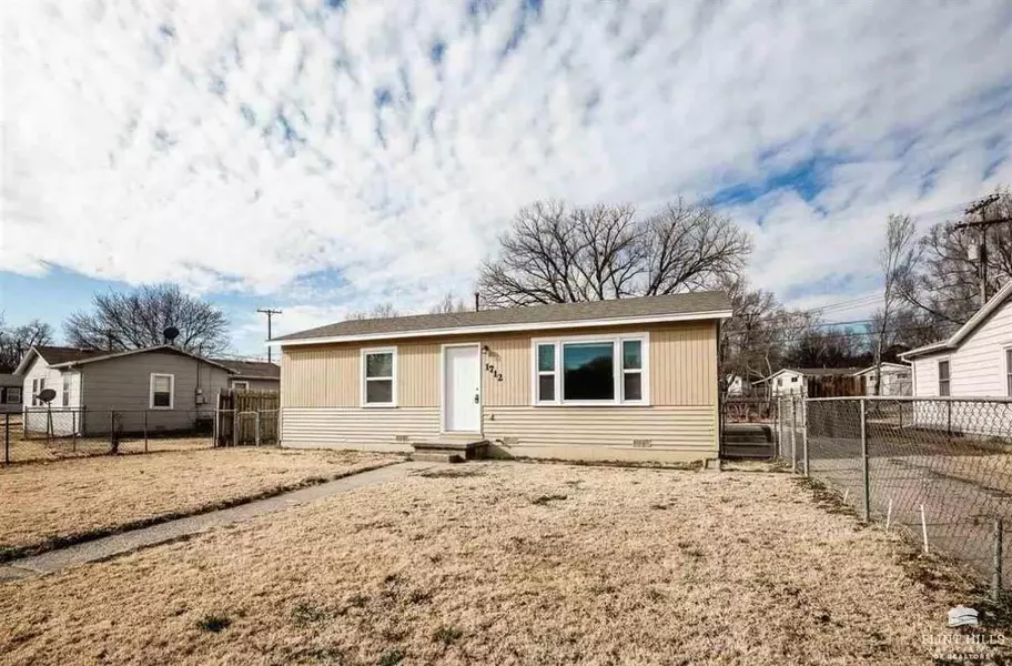 1712 Westwood BLVD, Junction City, KS 66441