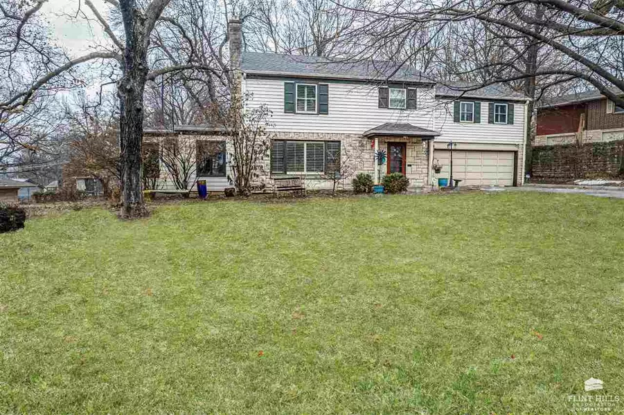 803 Crestview DR, Junction City, KS 66441