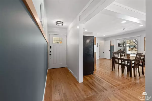 2207 McDowell AVE Manhattan, KS 66502