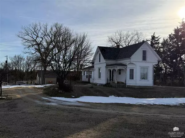 Mankato, KS 66956,817 E South ST