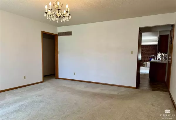 Council Grove, KS 66846,730 W Conn ST