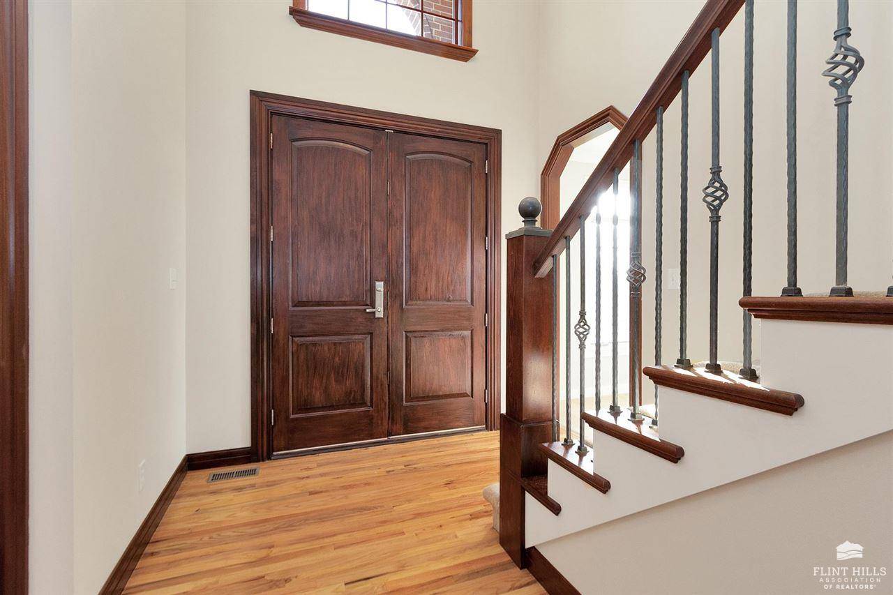 Manhattan, KS 66503,1521 Barrington DR