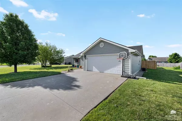 Manhattan, KS 66502,213 Walters DR