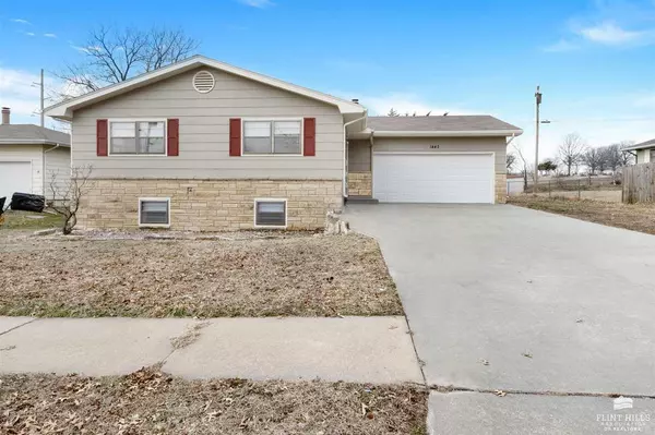 Junction City, KS 66441,1442 Highland DR