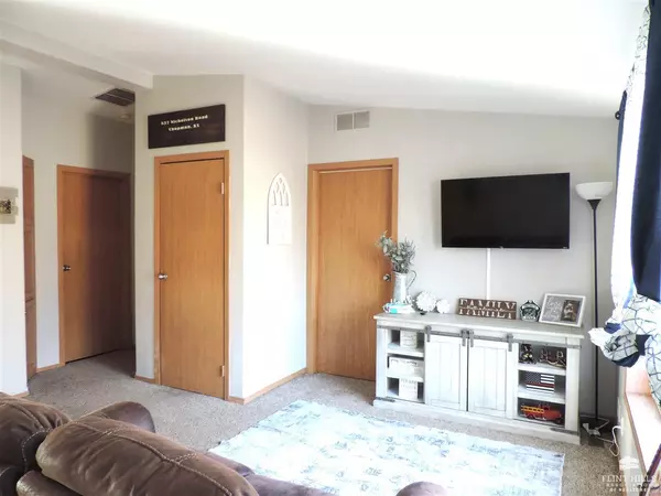 Chapman, KS 67431,837 Nicholson