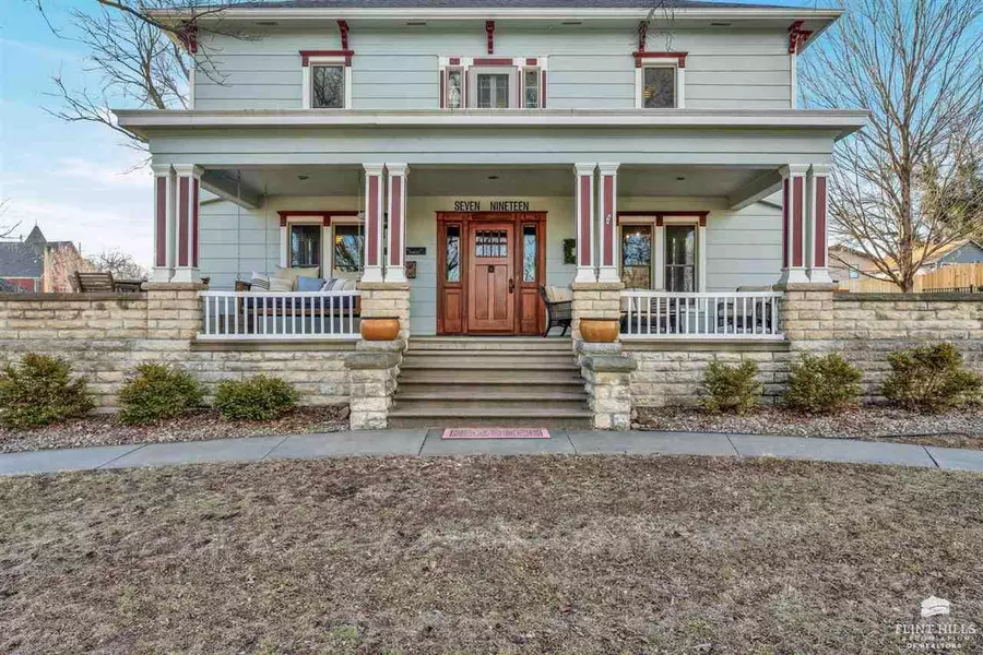 719 Lincoln AVE, Wamego, KS 66547