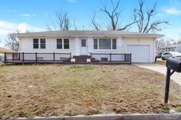 Junction City, KS 66441,721 W Pine ST