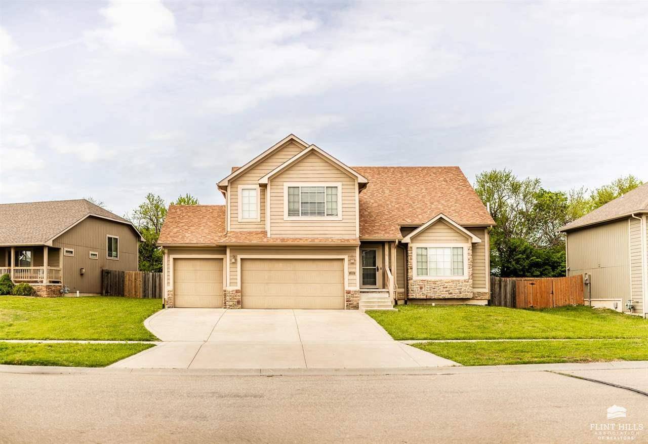 2326 Buckshot DR, Junction City, KS 66441