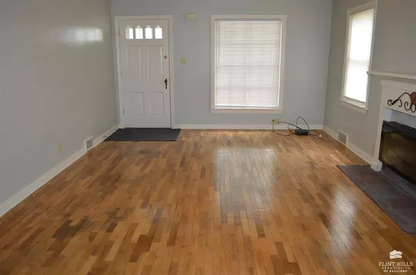 Herington, KS 67449,502 E Arnold ST