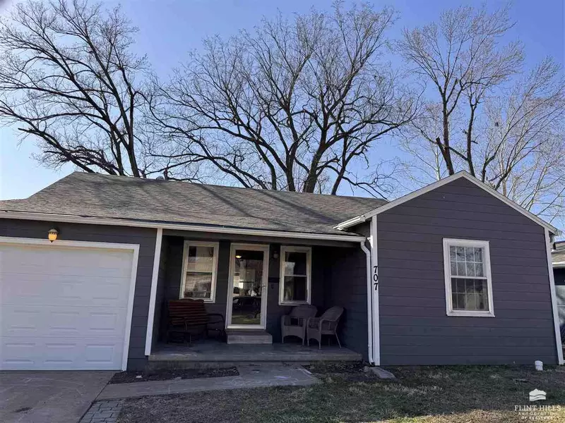 707 Chestnut ST, Wamego, KS 66547