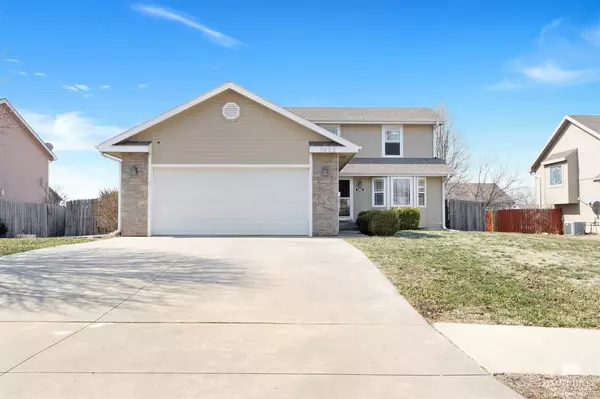 Junction City, KS 66441,1002 Hickory LN