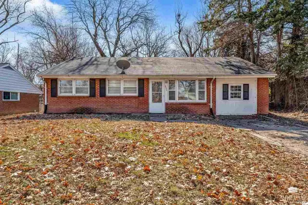 2043 College VW, Manhattan, KS 66502