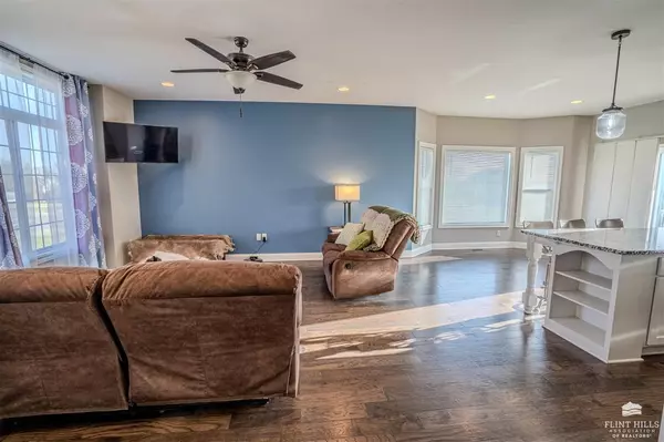 Wakefield, KS 67487,803 Linden CT