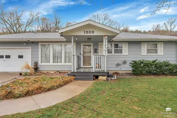 1909 Strong AVE, Manhattan, KS 66502