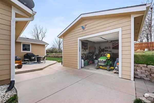 719 DeHoff DR Manhattan, KS 66502