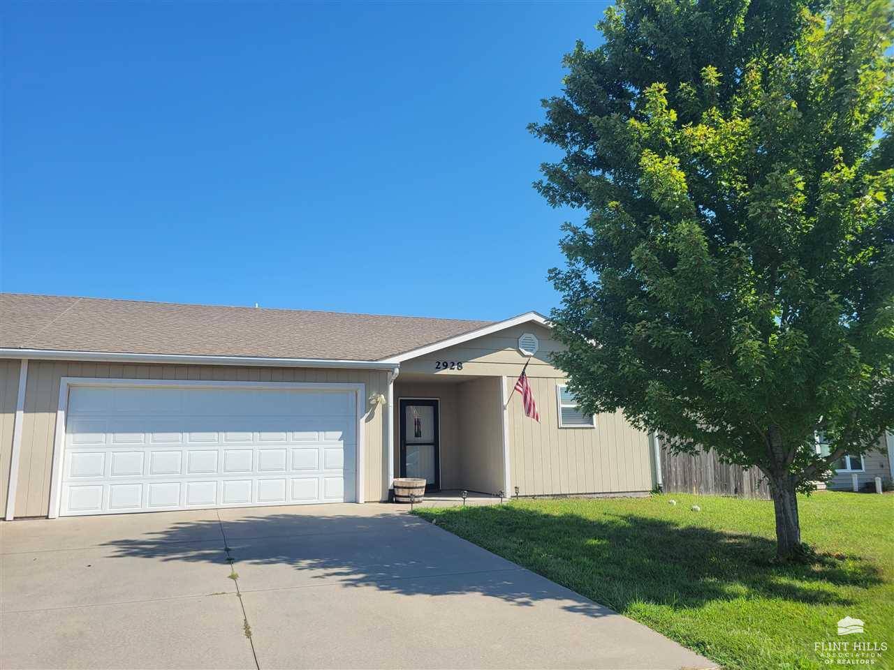 2928 Brookvile DR, Manhattan, KS 66502
