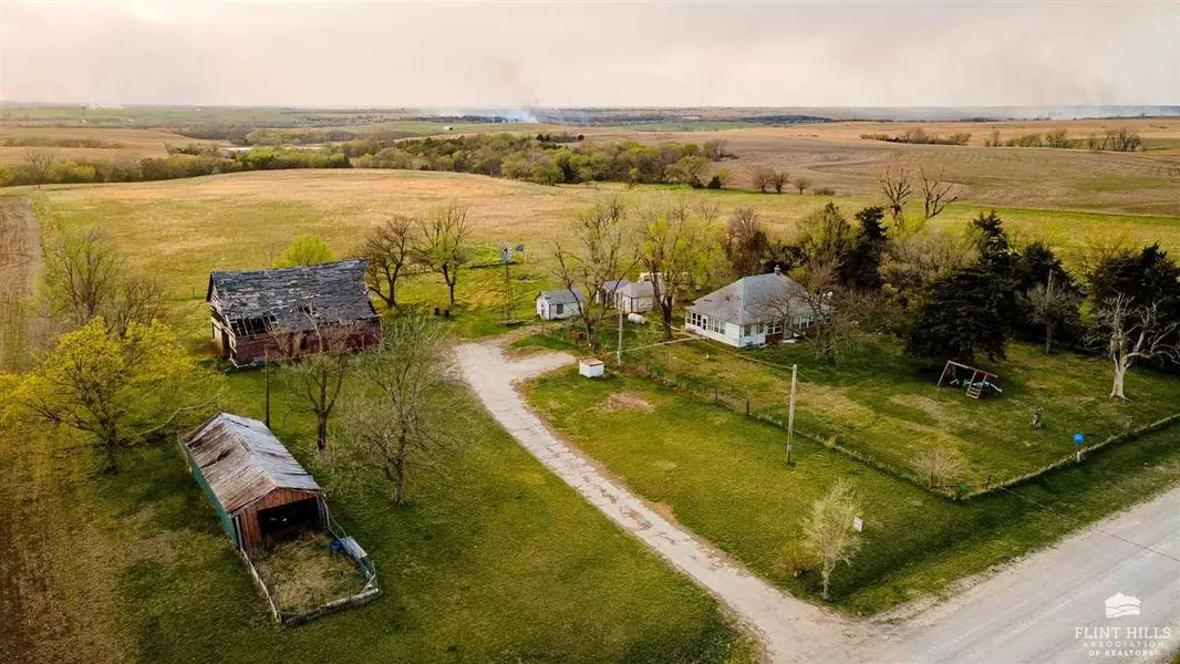 16895 E RD, Delia, KS 66418