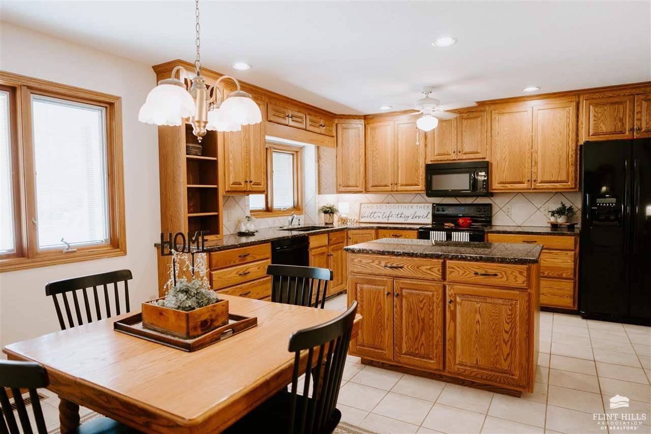 Abilene, KS 67410,901 Maple ST