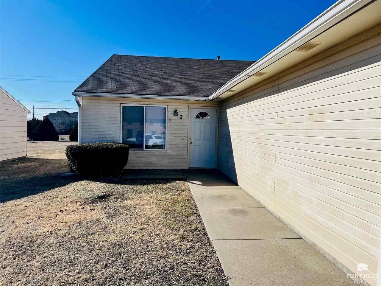 Junction City, KS 66441,814 Windwood DR