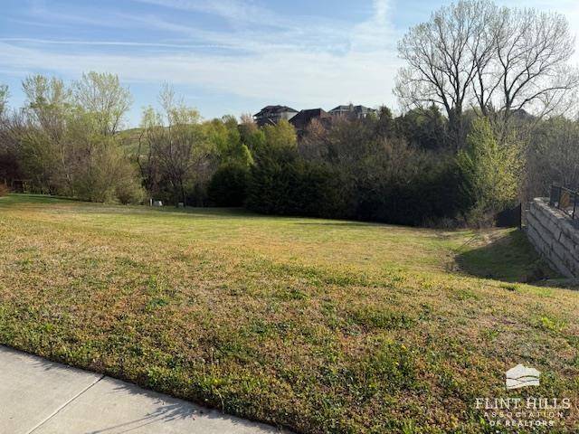 Manhattan, KS 66503,2700 Rangeview LN