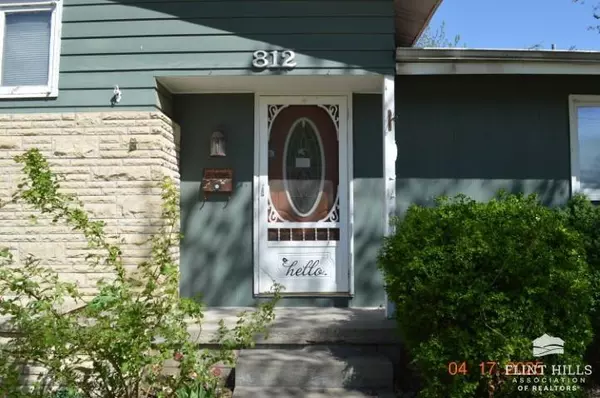 Herington, KS 67449,812 N C ST