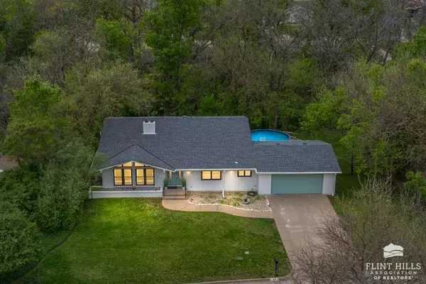 1907 Bluestem TER, Manhattan, KS 66502