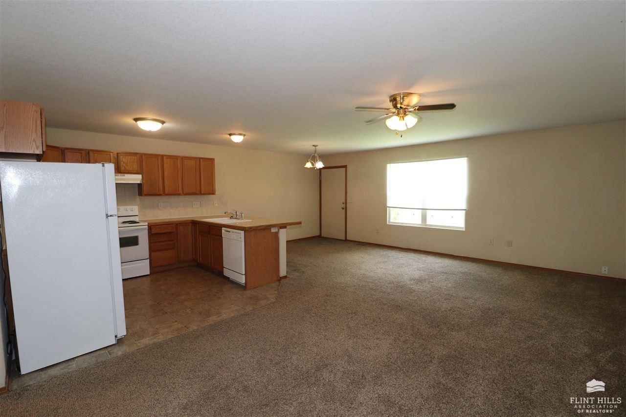 Junction City, KS 66441,1146 Country Club LN