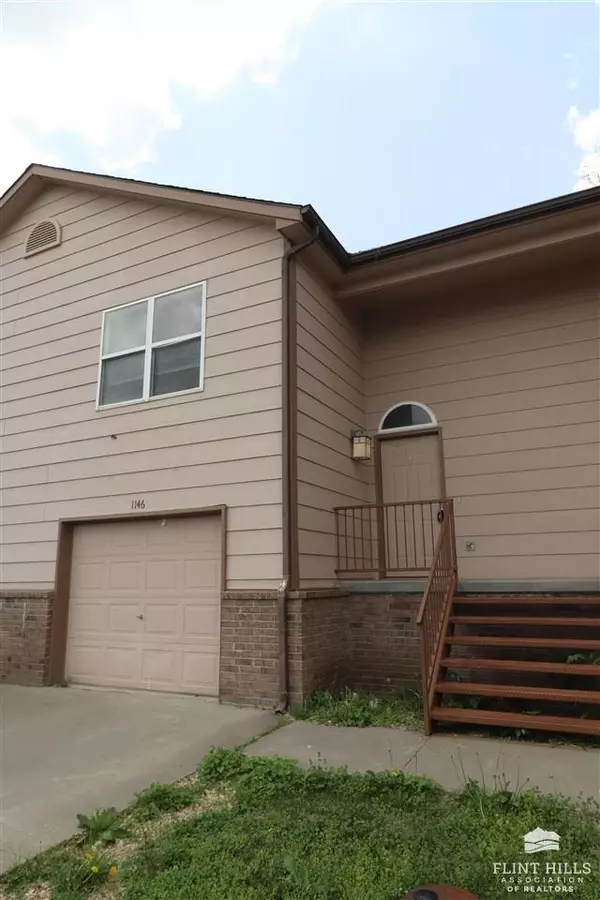 Junction City, KS 66441,1146 Country Club LN
