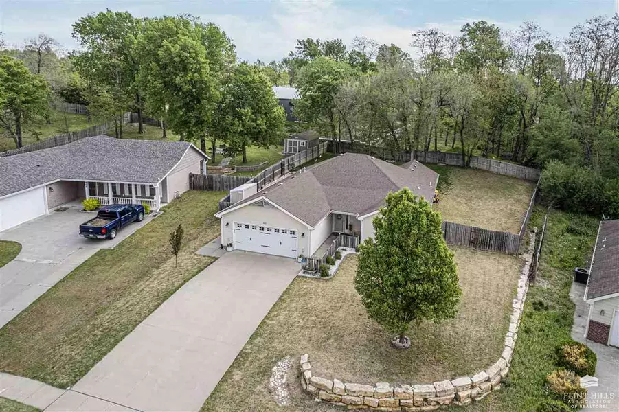 1413 Elm Creek DR, Junction City, KS 66441
