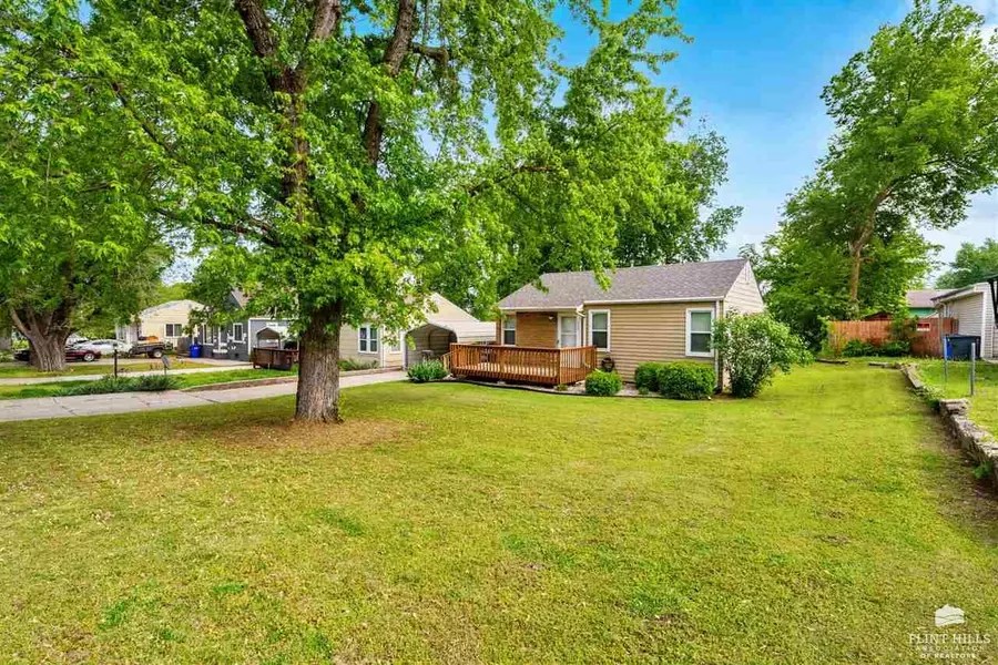 529 W Ash ST, Junction City, KS 66441