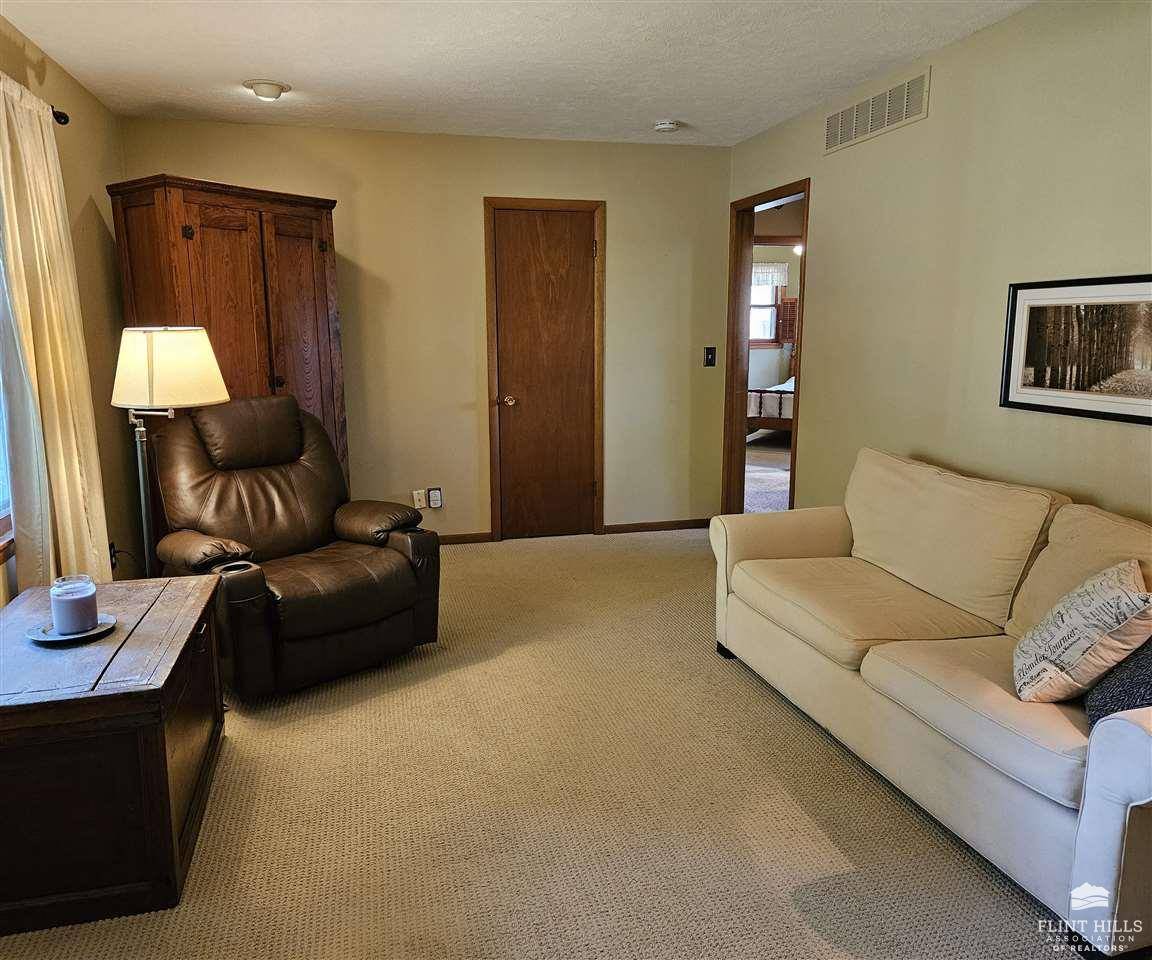Abilene, KS 67410,505 NE 8th ST
