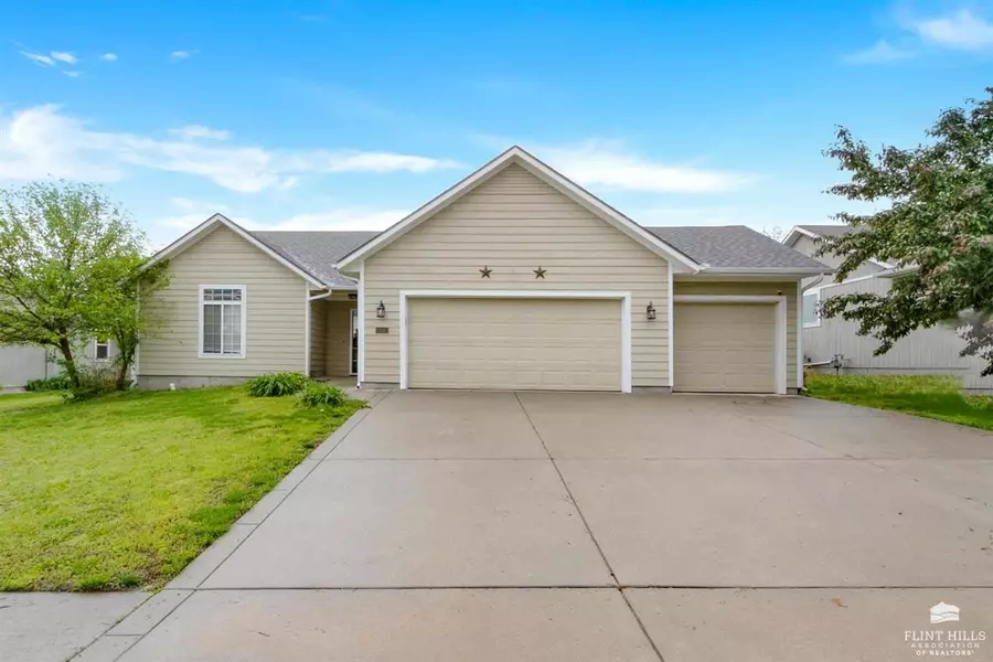 2210 Cinder CT, Junction City, KS 66441