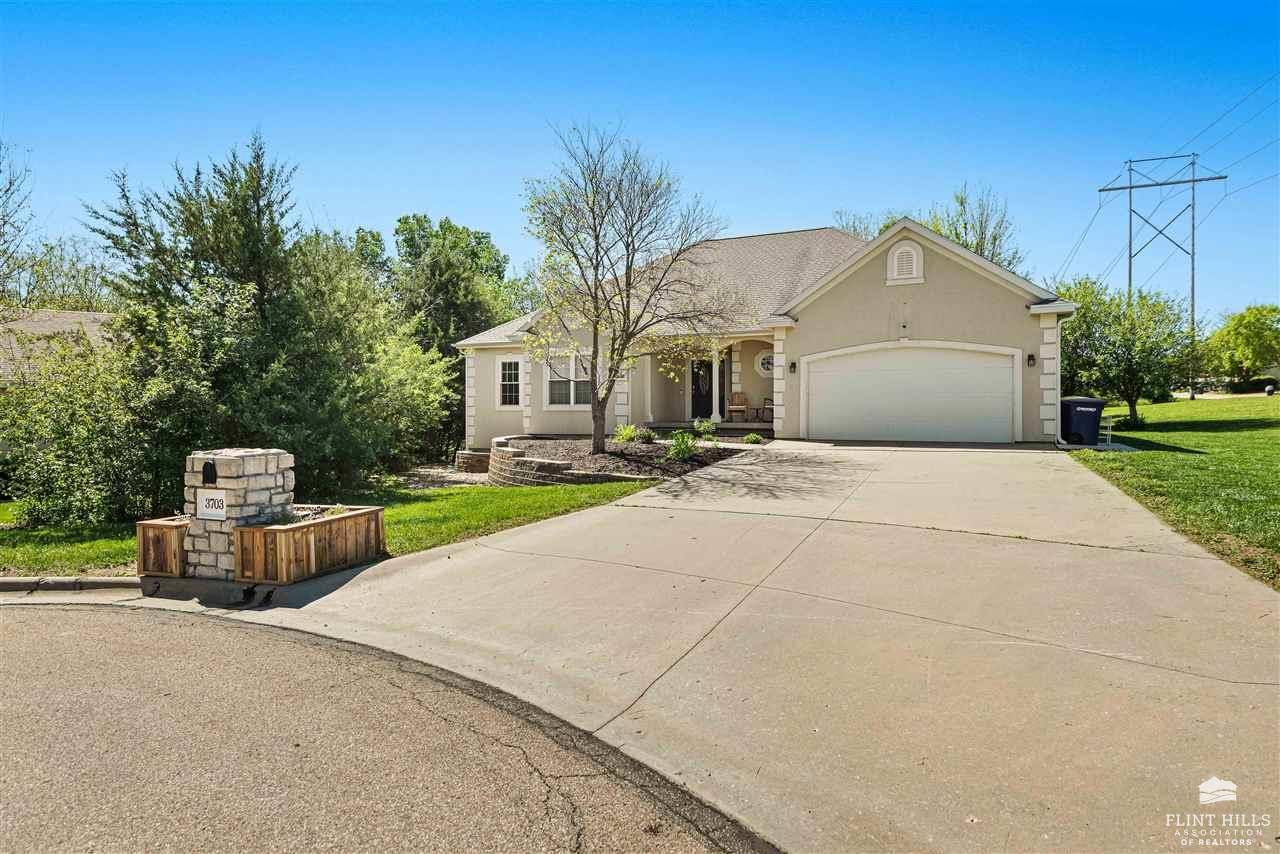 3703 Stone Pine CIR, Manhattan, KS 66503
