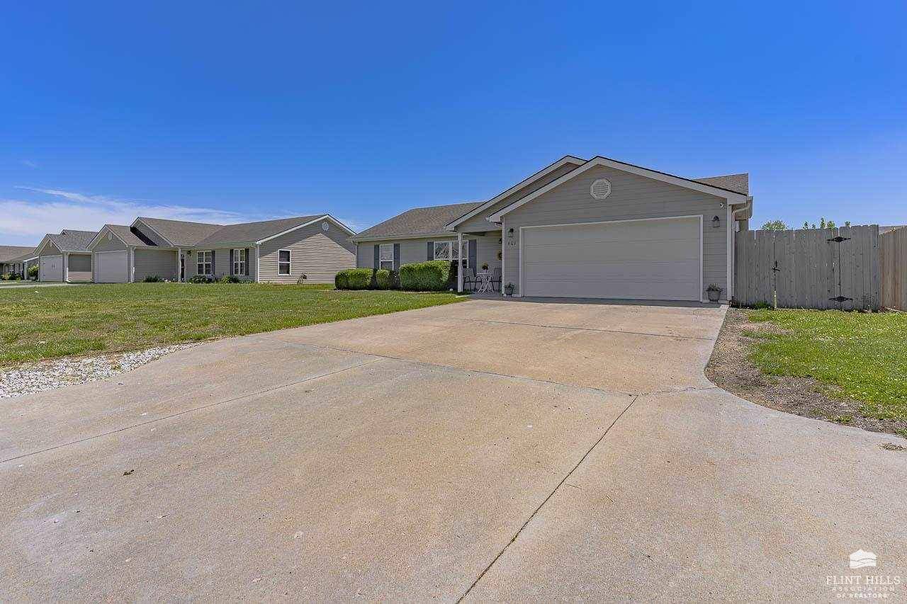 Manhattan, KS 66502,401 Brookway DR