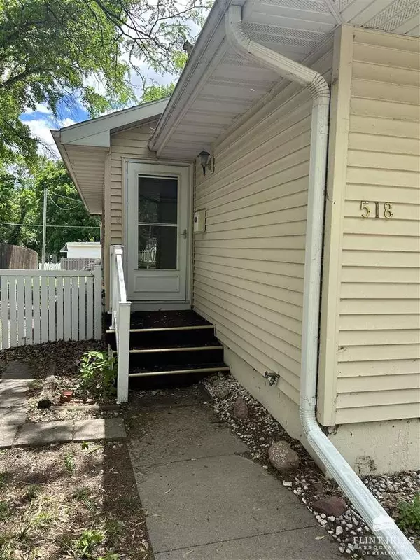Clay Center, KS 67432,518 Lane