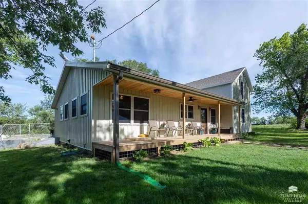 Chapman, KS 67431,1982 3400 AVE