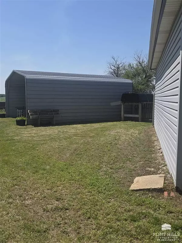 Abilene, KS 67410,1179 Eden RD