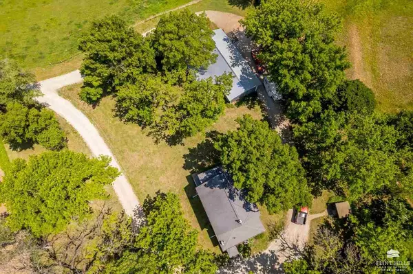 3881 S 20th ST, Manhattan, KS 66502