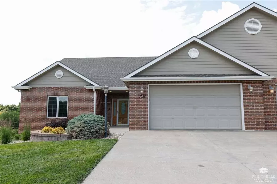 1028 Brianna CT, Manhattan, KS 66503