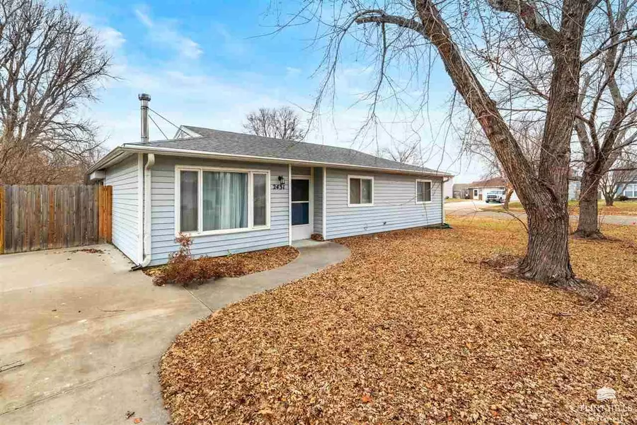 2431 Galloway DR, Manhattan, KS 66502