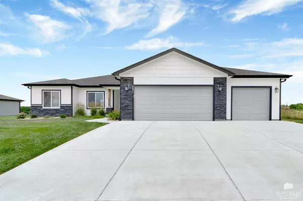 9971 Jasmine DR, Manhattan, KS 66502