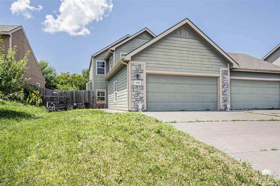 2120 Brooke BND, Junction City, KS 66441
