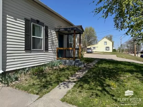 Junction City, KS 66441,826 S Madison ST
