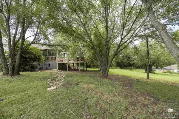 St. George, KS 66535,115 Prairie Meadow RD