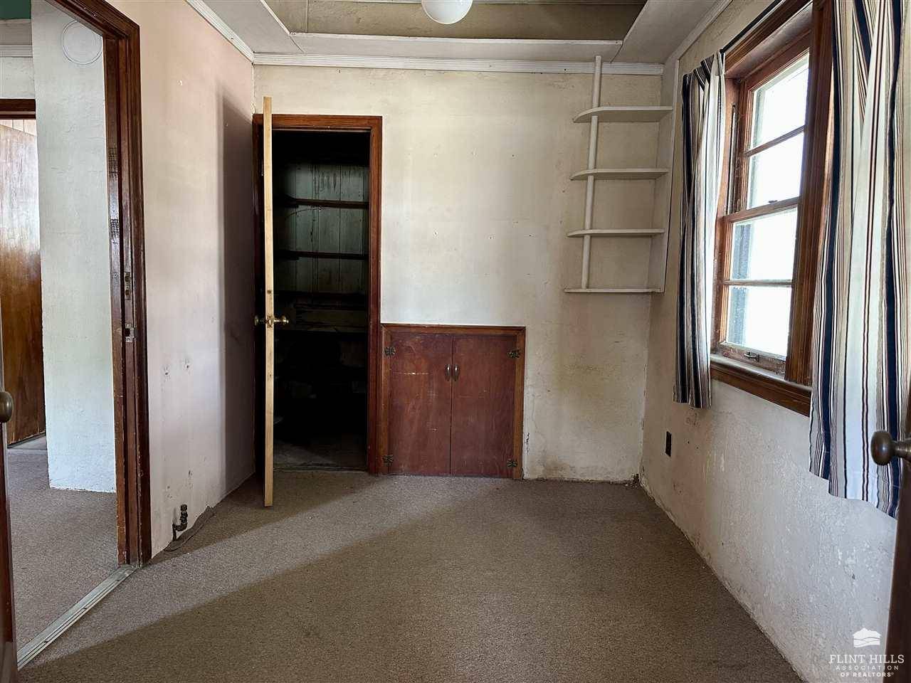 Council Grove, KS 66846,14 W Main ST