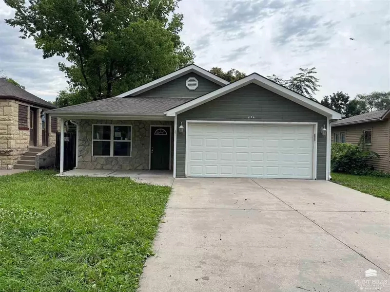 434 W 4th ST, Junction City, KS 66441
